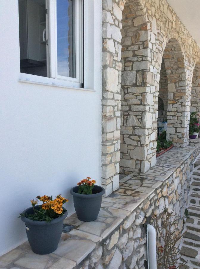 Studios Flora In Naoussa Paros Eksteriør billede