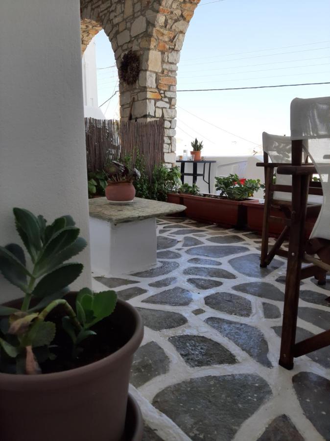 Studios Flora In Naoussa Paros Eksteriør billede