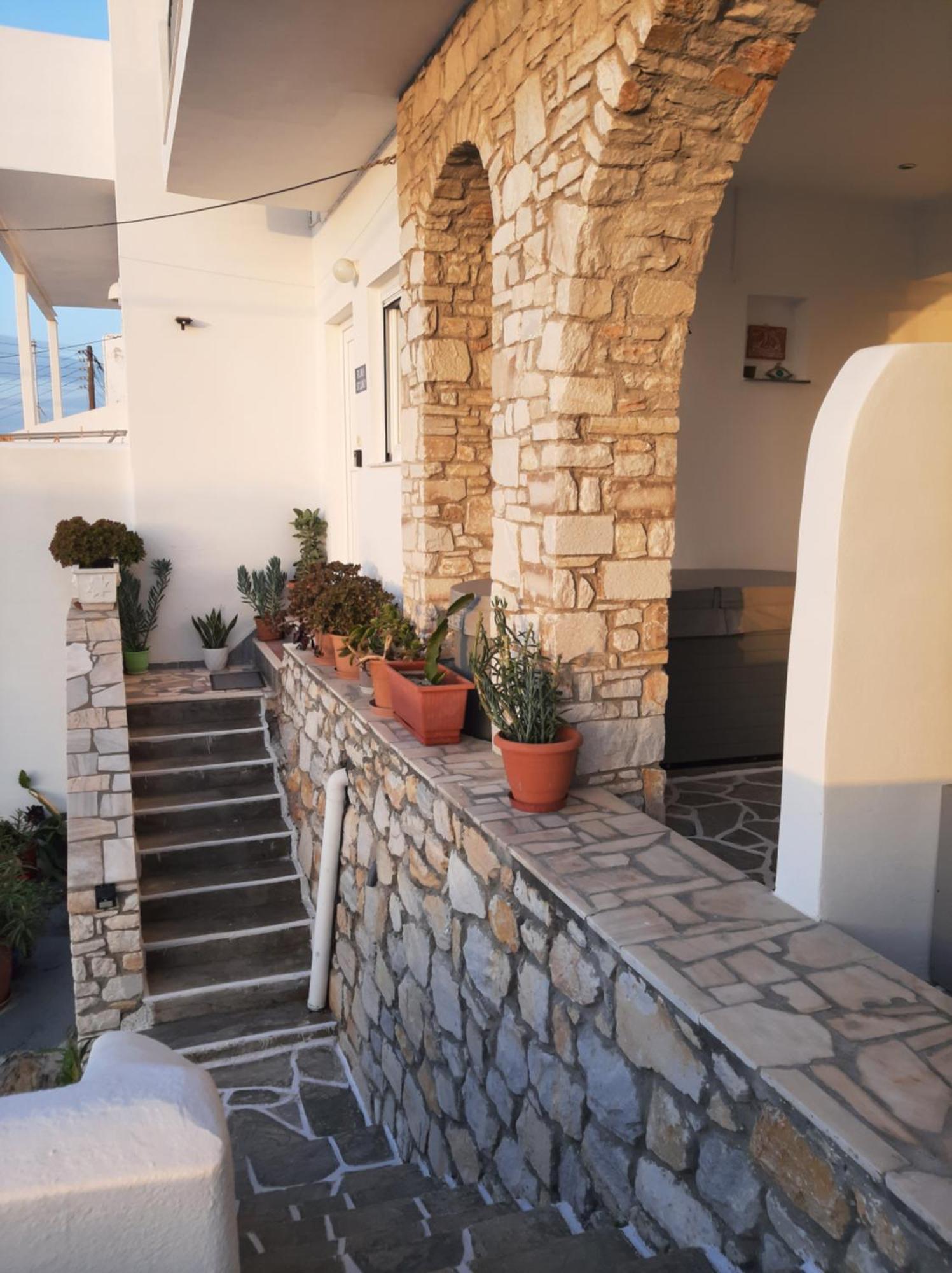 Studios Flora In Naoussa Paros Eksteriør billede